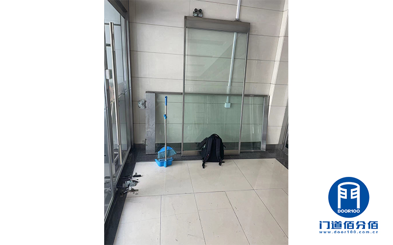 自動門維修案例之凱必盛自動平滑門晃動故障維修