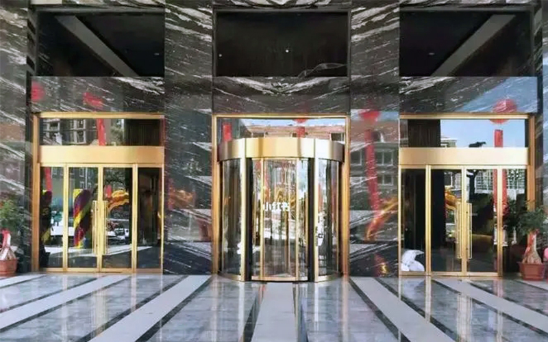 如何確認旋轉(zhuǎn)門外觀與功能？這些需考量