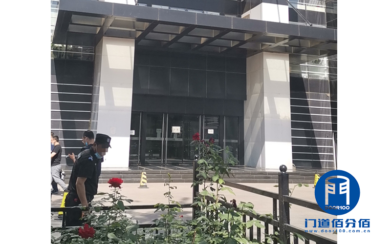 大廈各大門四樘凱必盛旋轉門保養檢測維護實錄 大廈各大門四樘凱必盛旋轉門保養檢測維護實錄