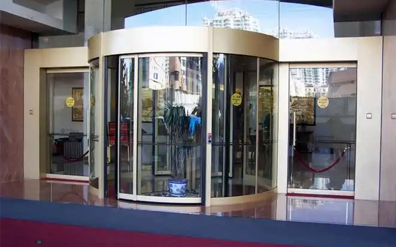 物業如何應對冬季使用旋轉門的各方面挑戰