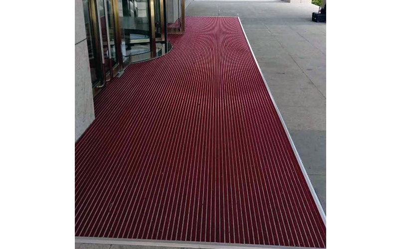 旋轉門門區地墊的材料、款式、顏色如何選擇？