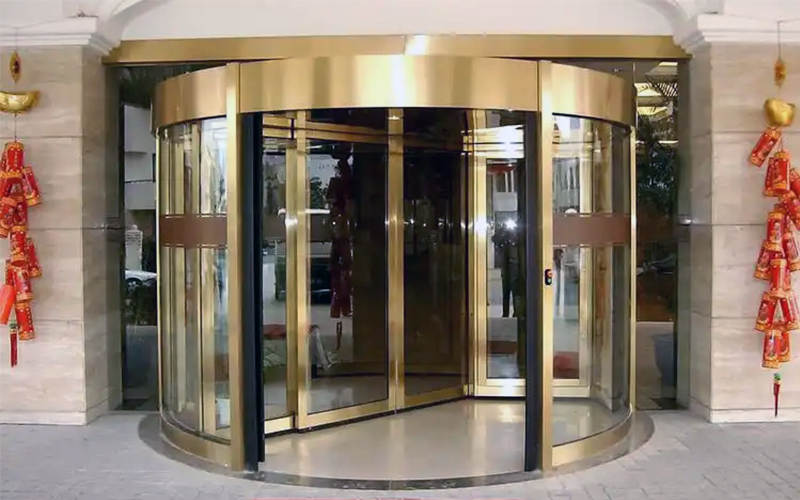 使用差異:手動(dòng)與自動(dòng)旋轉(zhuǎn)門大不同 使用差異:手動(dòng)與自動(dòng)旋轉(zhuǎn)門大不同