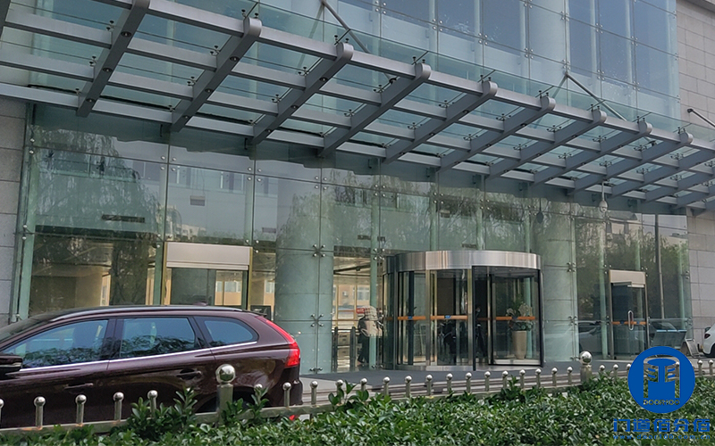 石油化工集團下屬大廈自動旋轉門清潔維護服務 石油化工集團下屬大廈自動旋轉門清潔維護服務