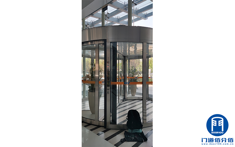 石油化工集團下屬大廈自動旋轉門清潔維護服務 石油化工集團下屬大廈自動旋轉門清潔維護服務